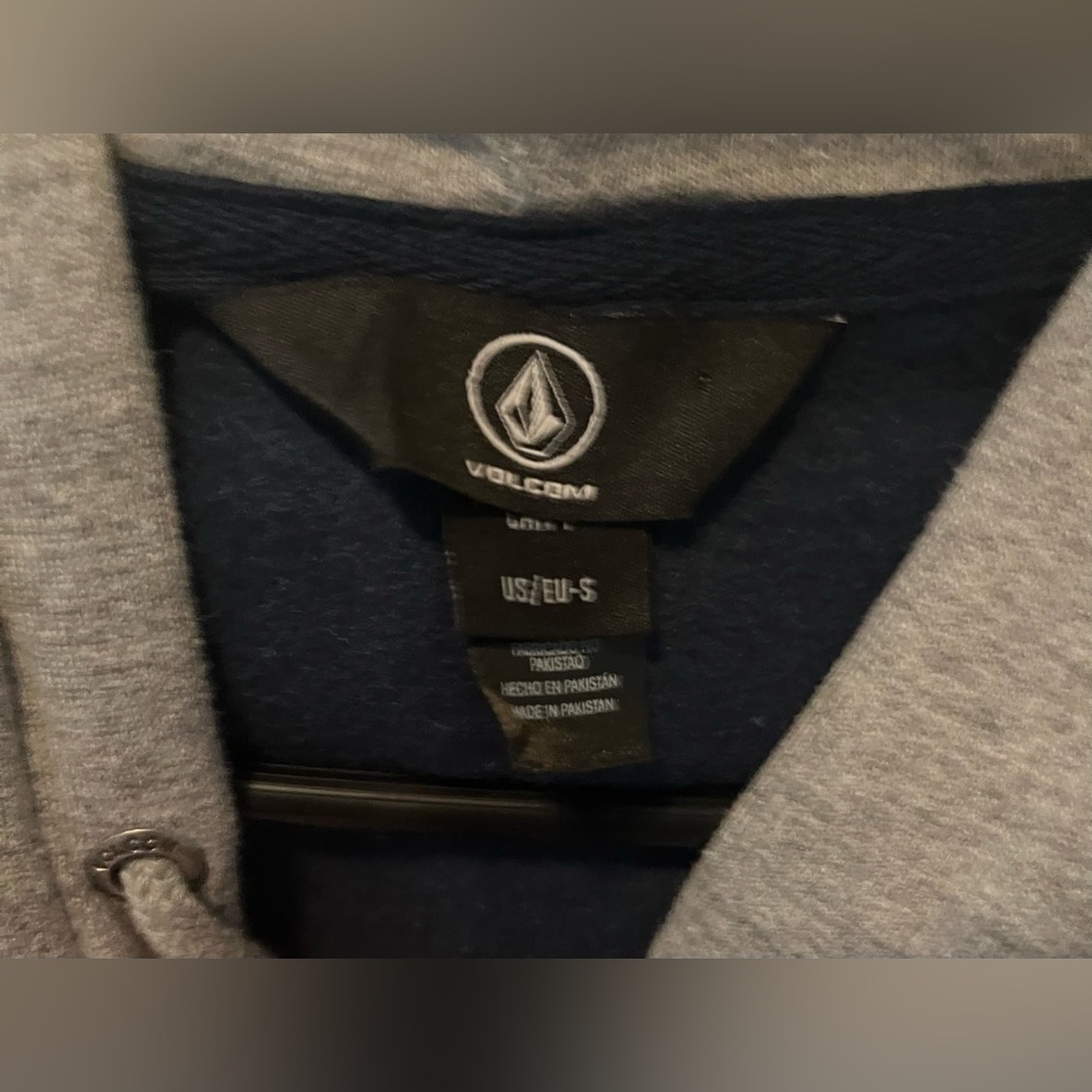 Volcom Hoodie - image 4